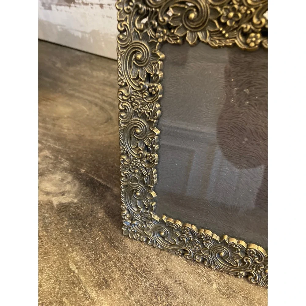 unbranded ornate tabletop